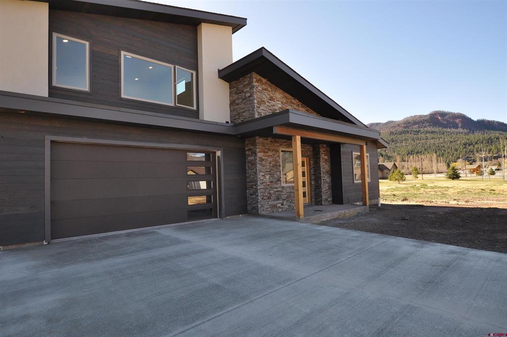 157 Glade Court
