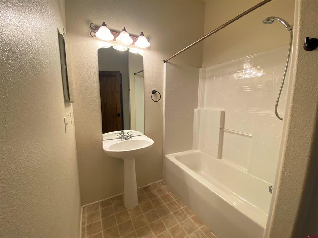 15 Ophir Drive