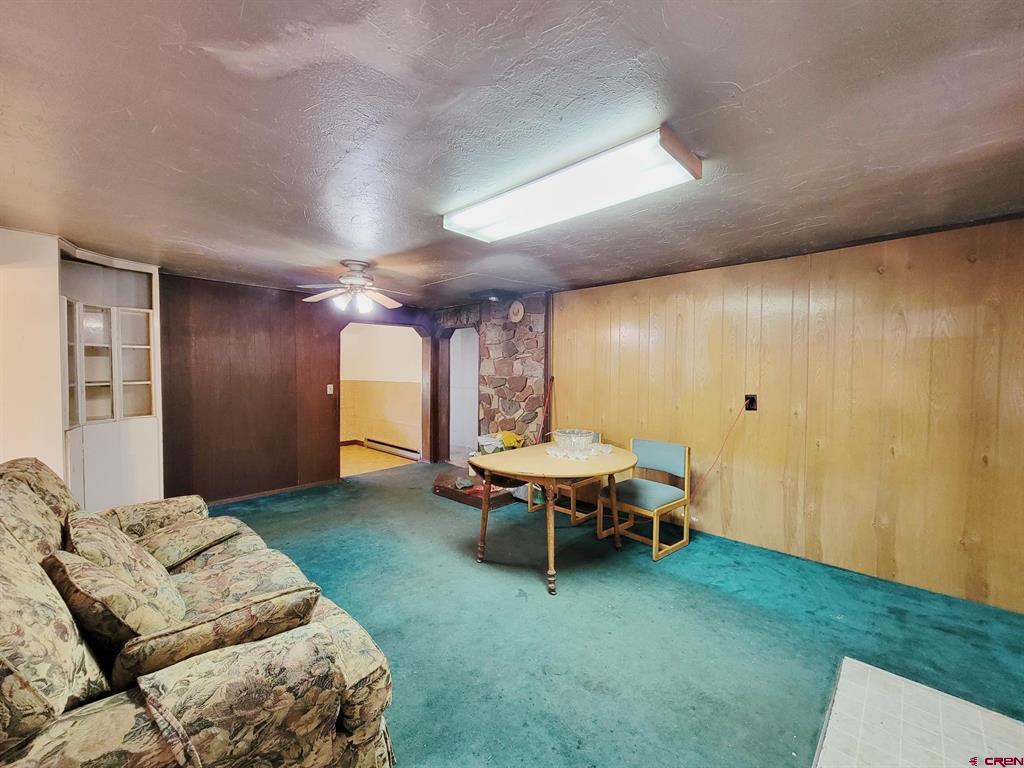 3265 E 4th