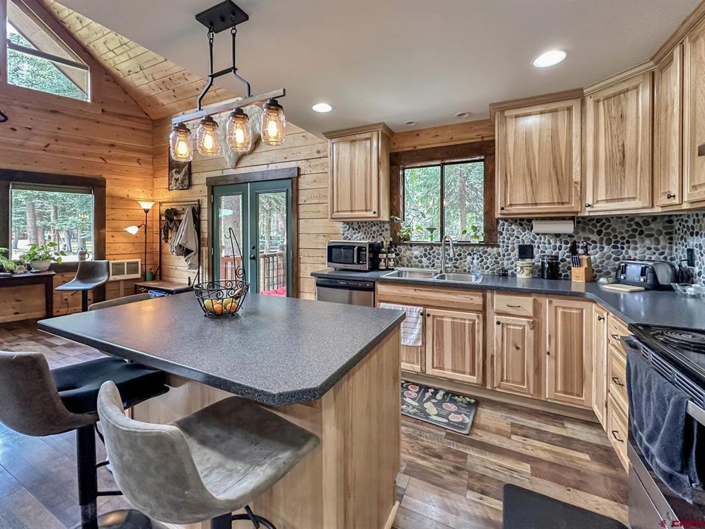 604 W Grimes Creek Road