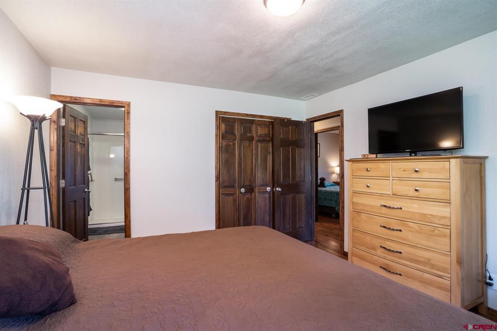 548 N Mountain View Drive