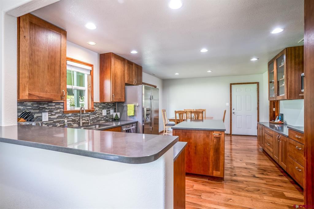 548 N Mountain View Drive