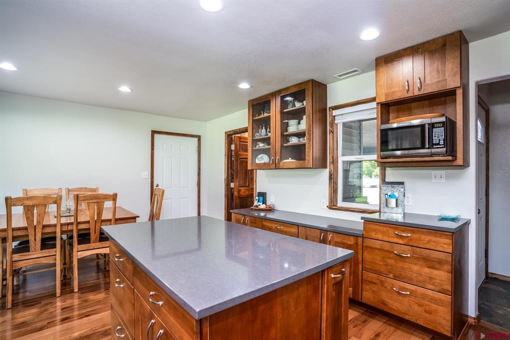 548 N Mountain View Drive