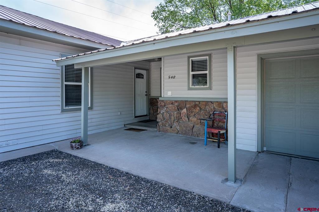 548 N Mountain View Drive