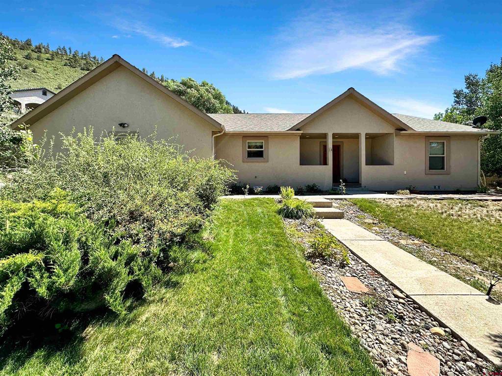 4 Molas Drive