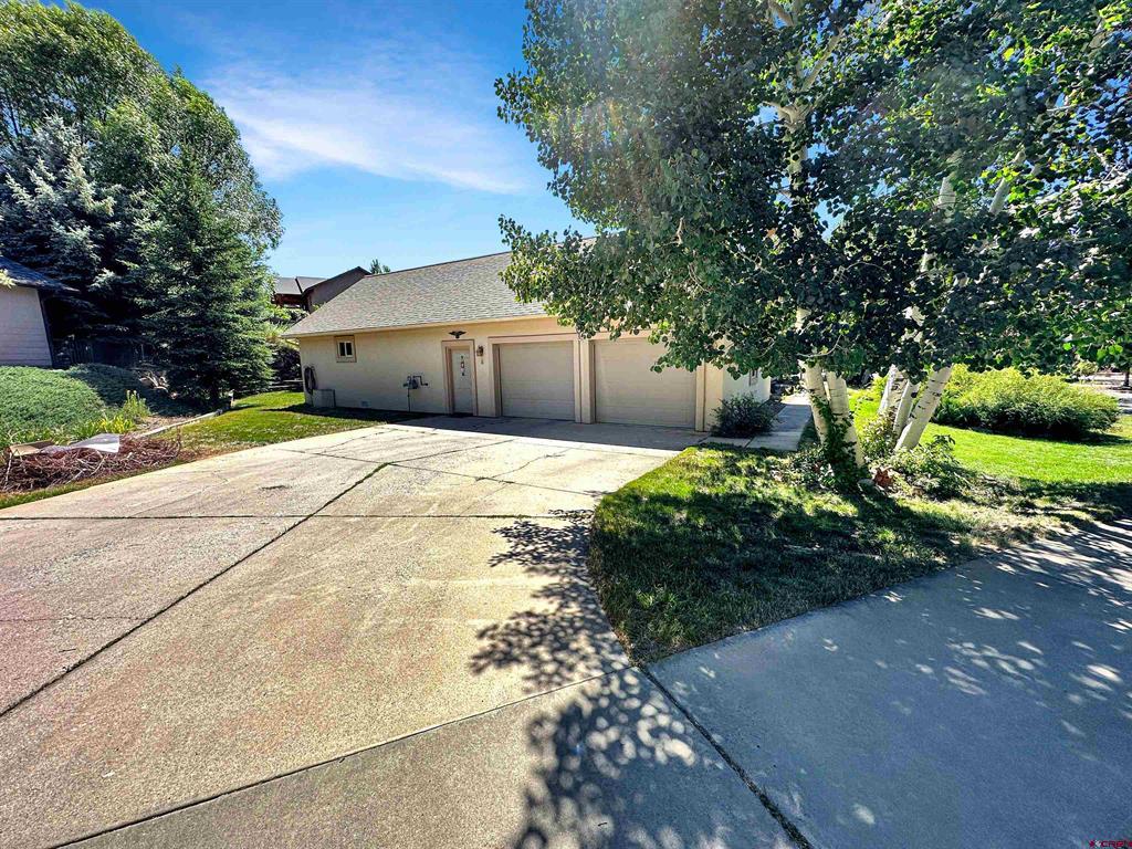 4 Molas Drive