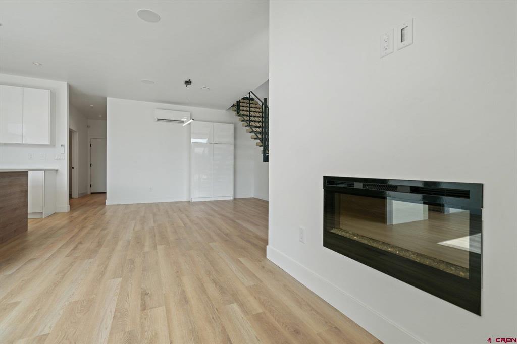 123 Pioneer Ave
