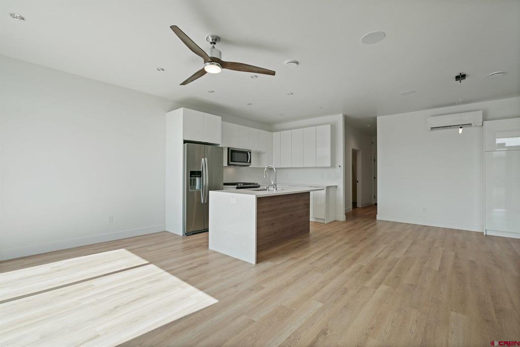 123 Pioneer Ave