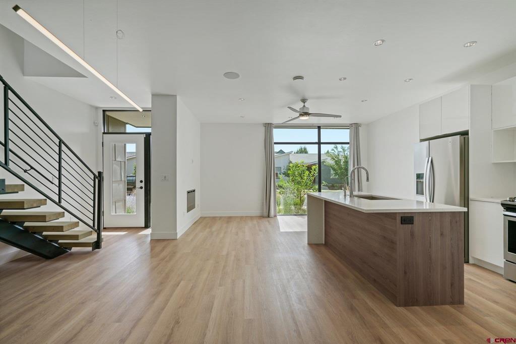 123 Pioneer Ave