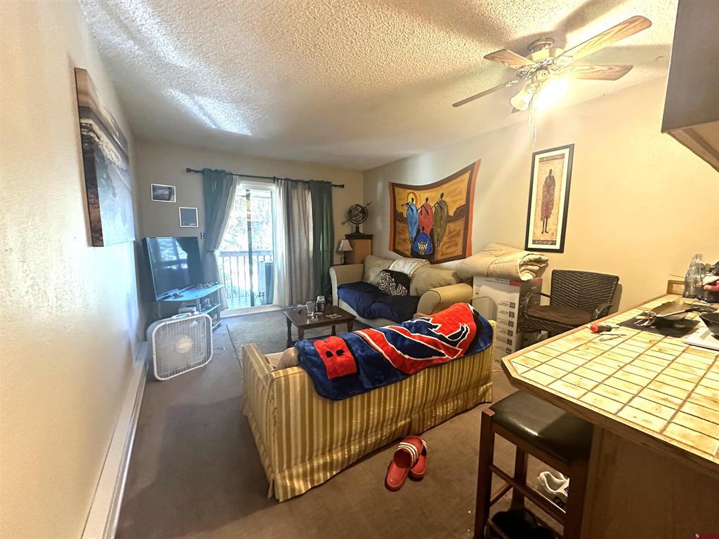 300 W 32nd St   #205 Unit: 205