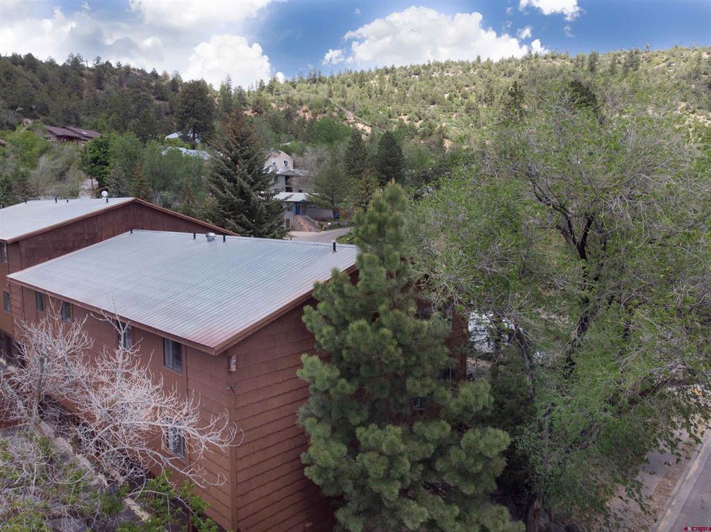 300 W 32nd St   #205 Unit: 205