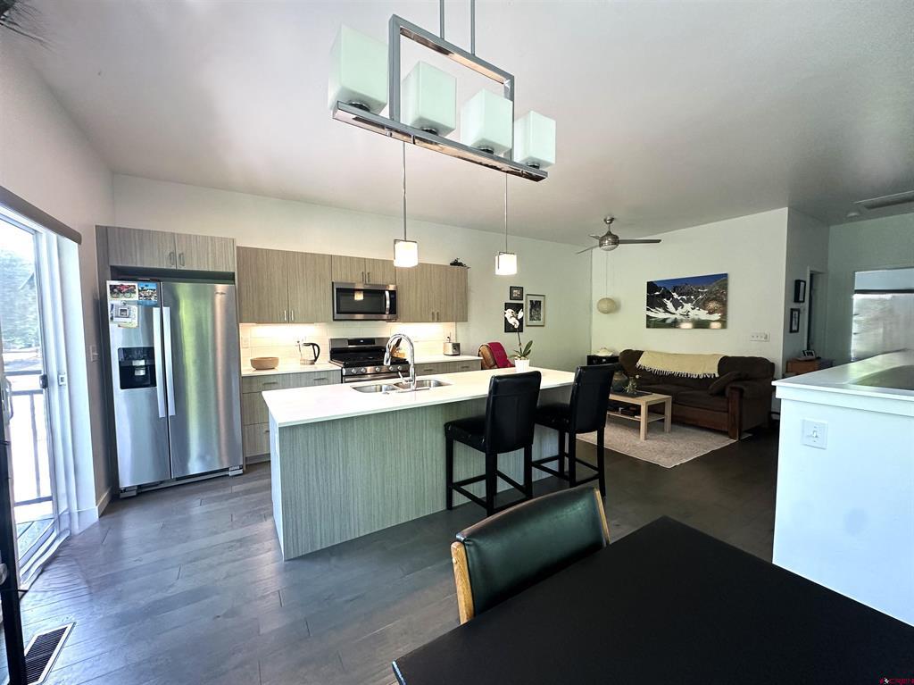 180 Metz Lane #1401