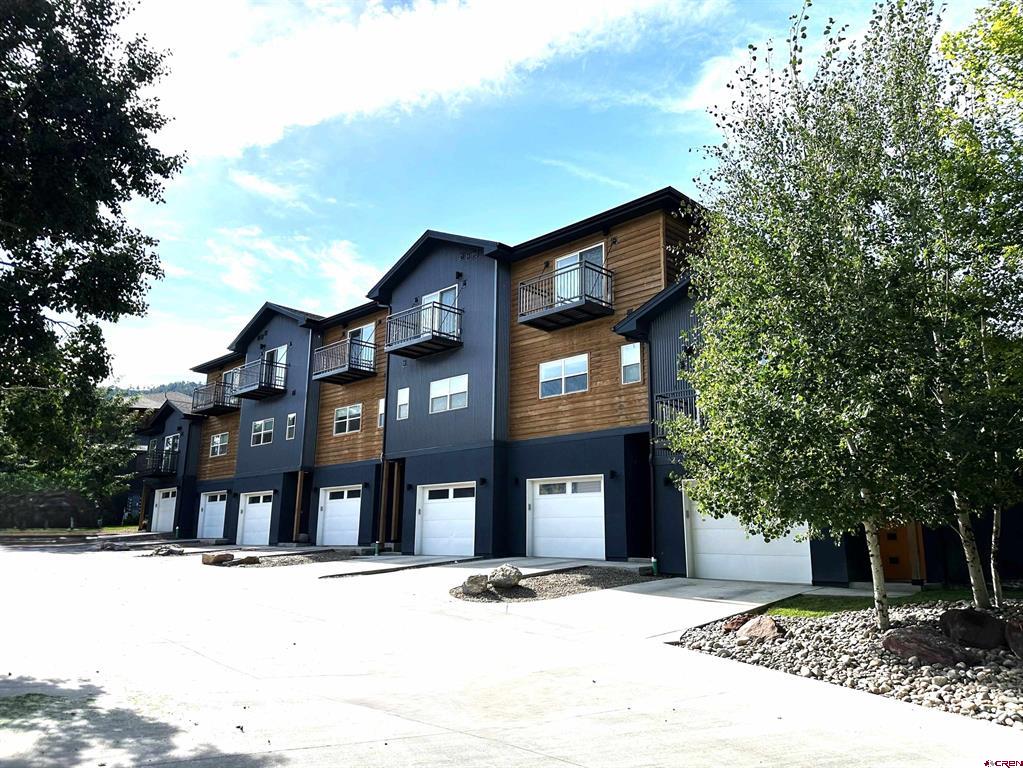 180 Metz Lane #1401
