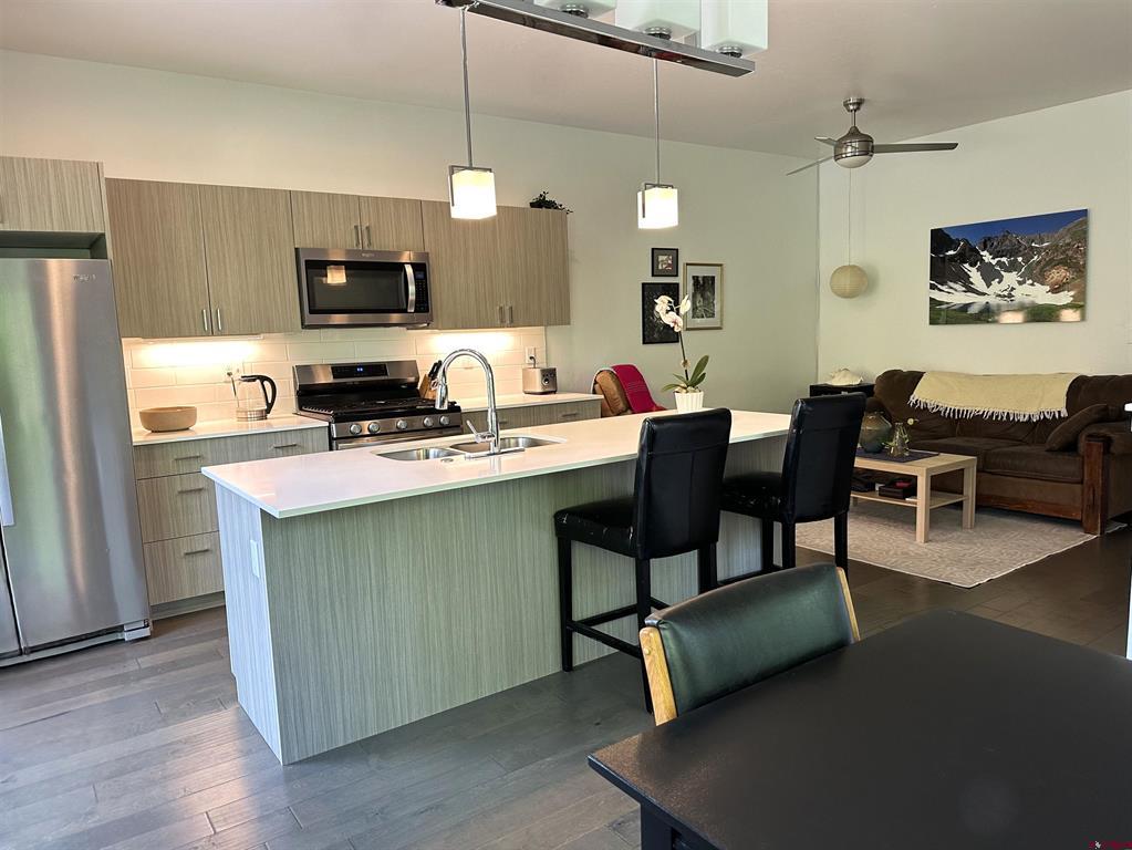 180 Metz Lane #1401