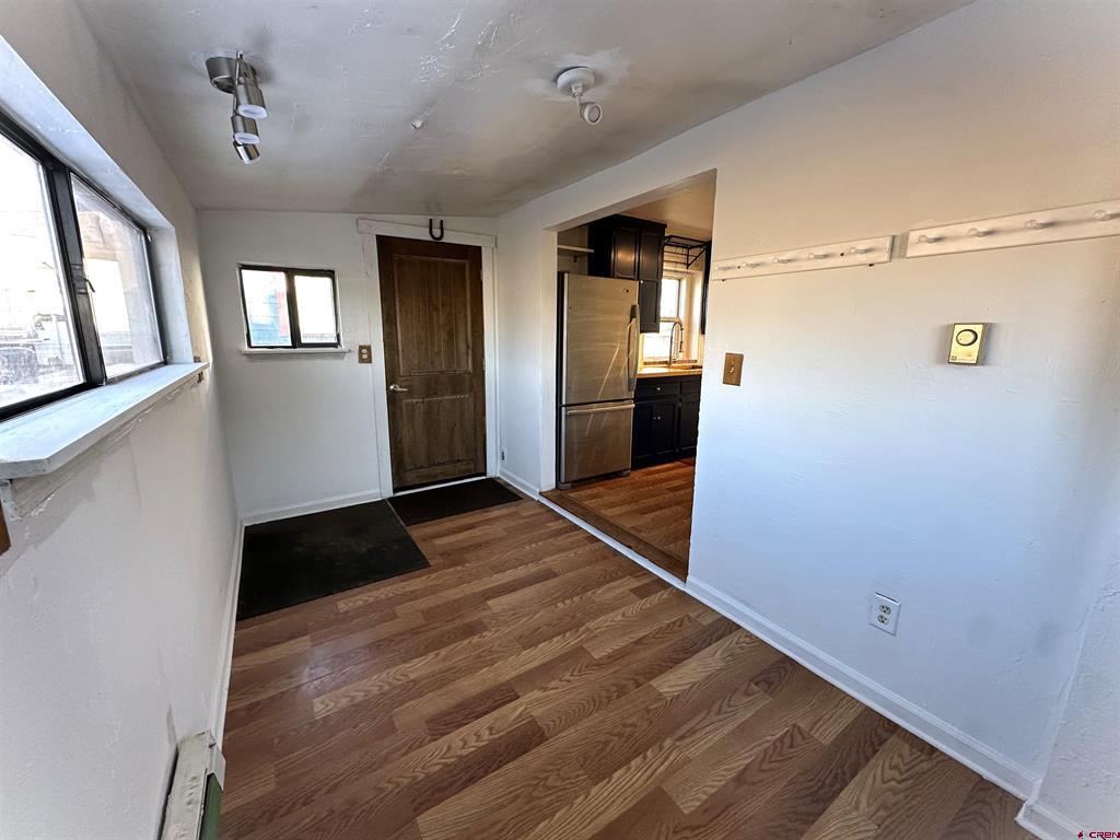 806 W Grand Ave