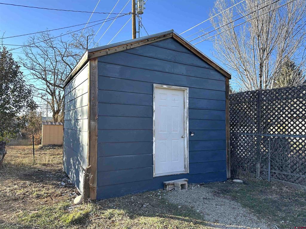 806 W Grand Ave
