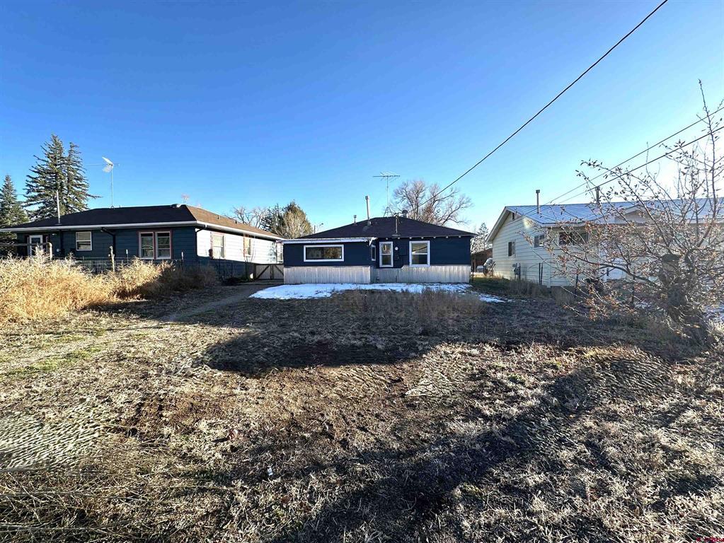 806 W Grand Ave