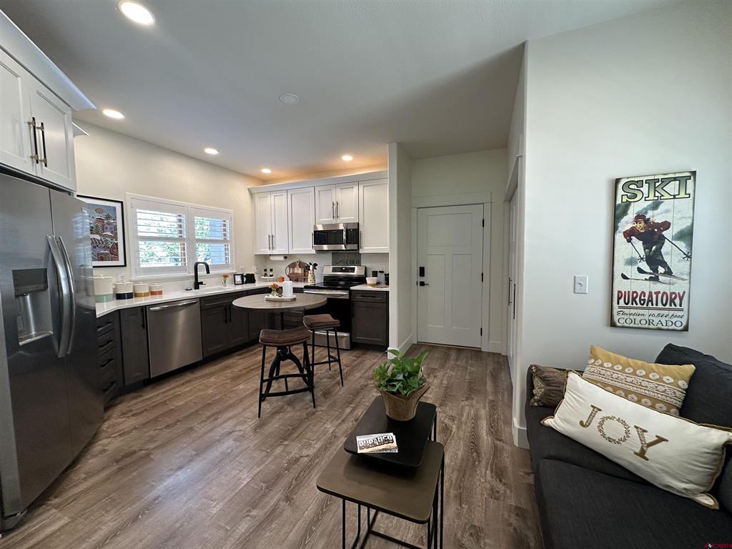 30 Cypress Ct