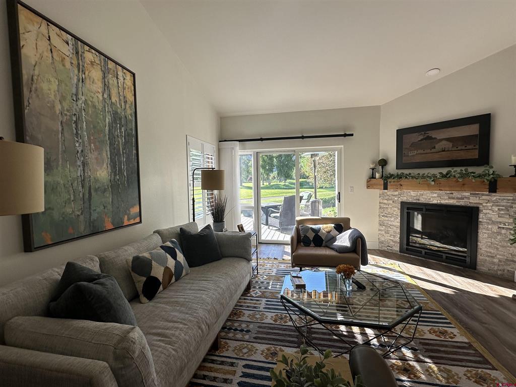 30 Cypress Ct
