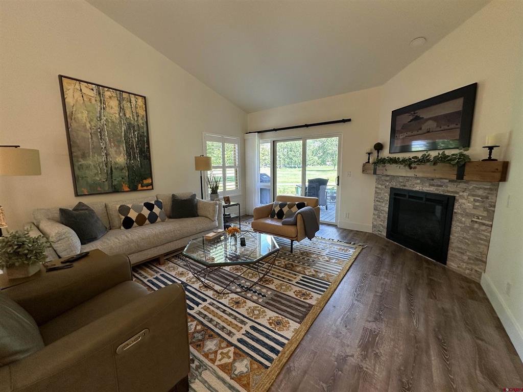 30 Cypress Ct
