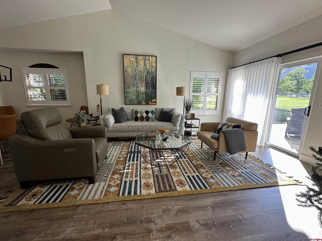 30 Cypress Ct