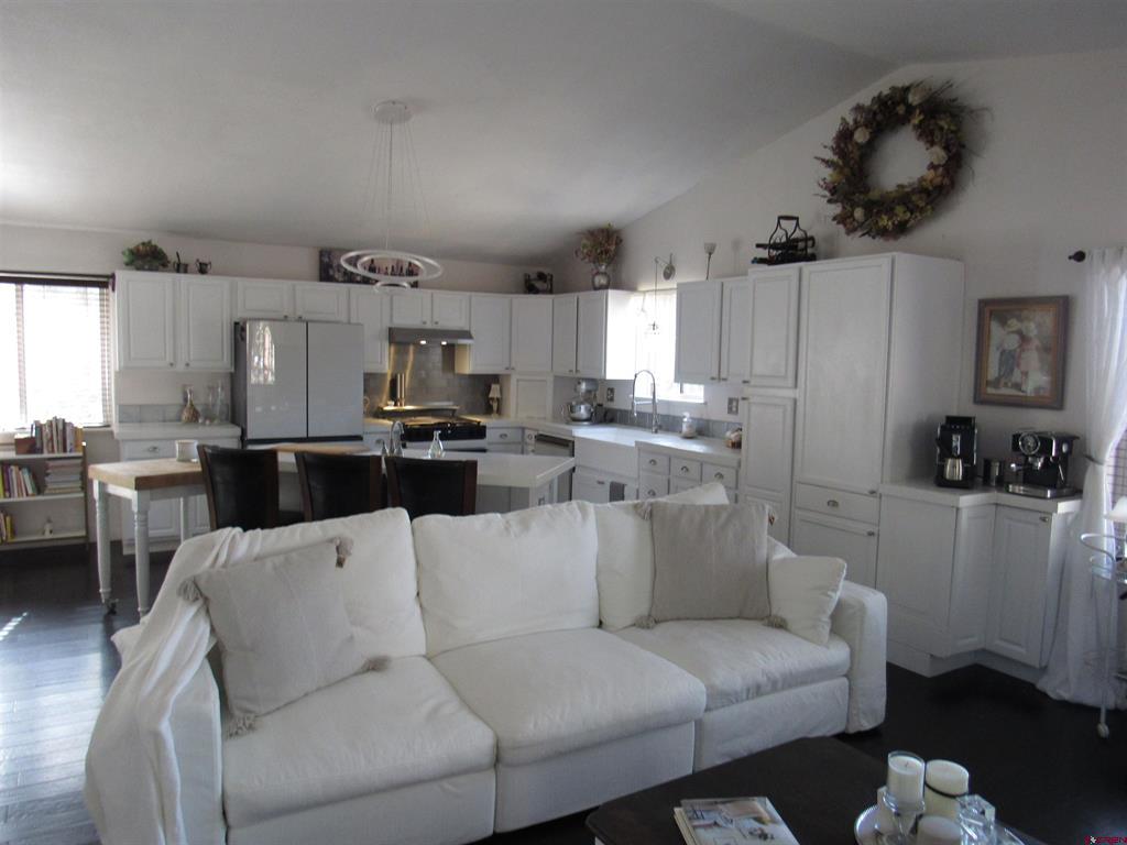 121 Green Ridge Drive Drive