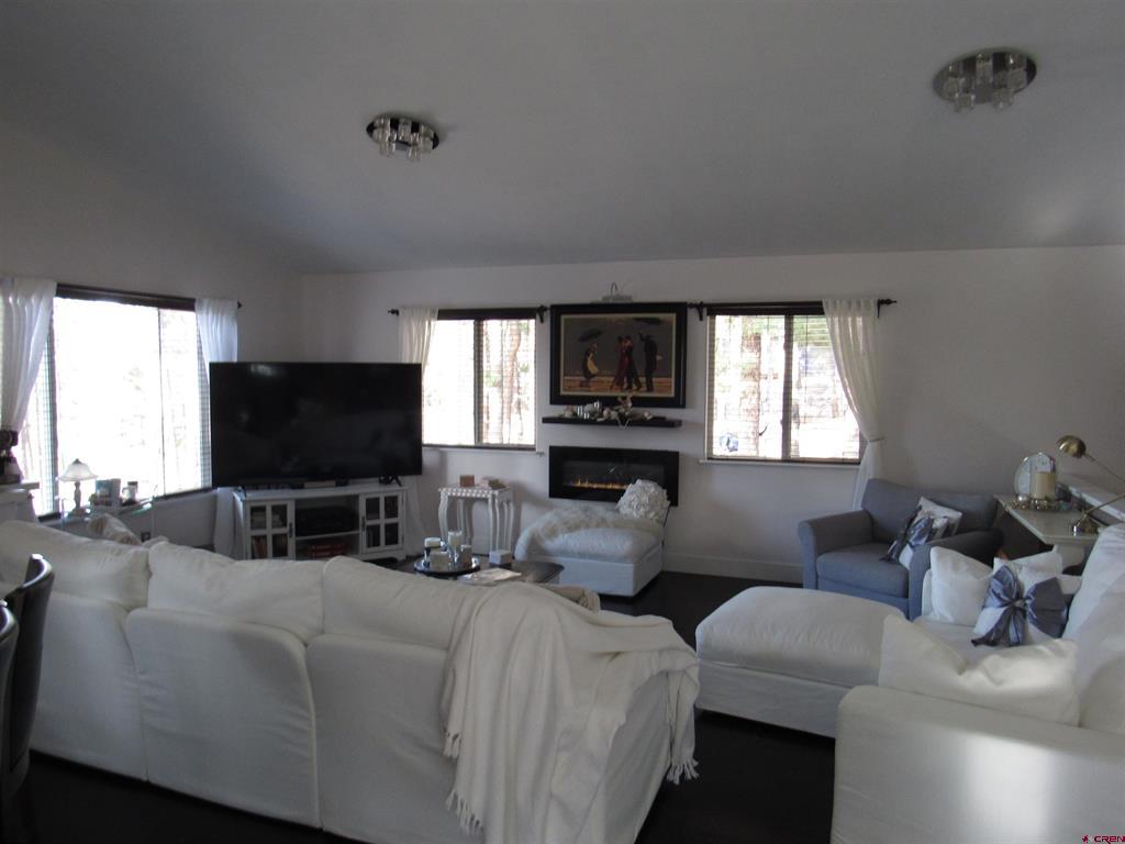 121 Green Ridge Drive Drive