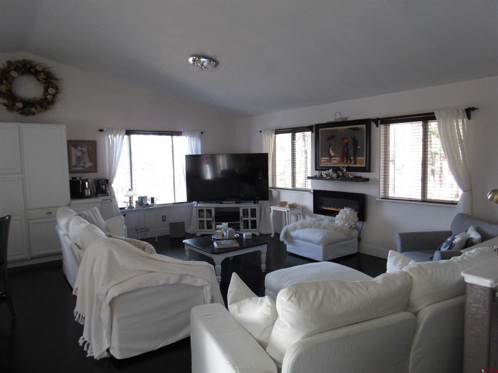 121 Green Ridge Drive Drive