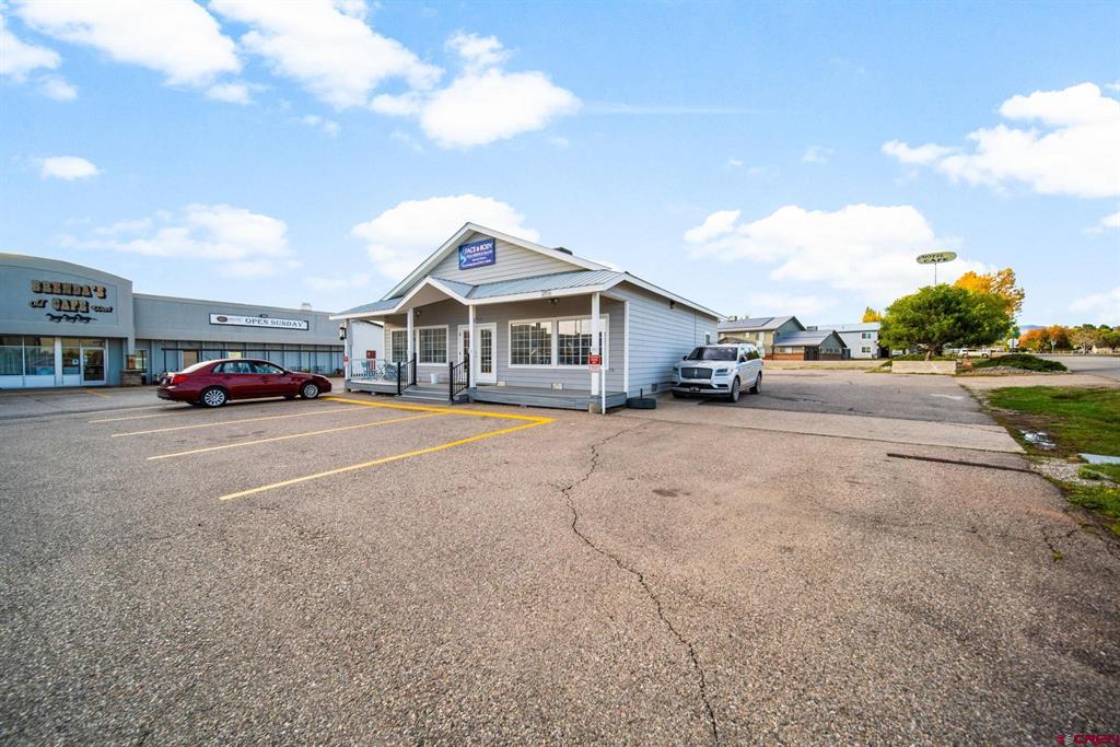 271 N Mountain View Drive