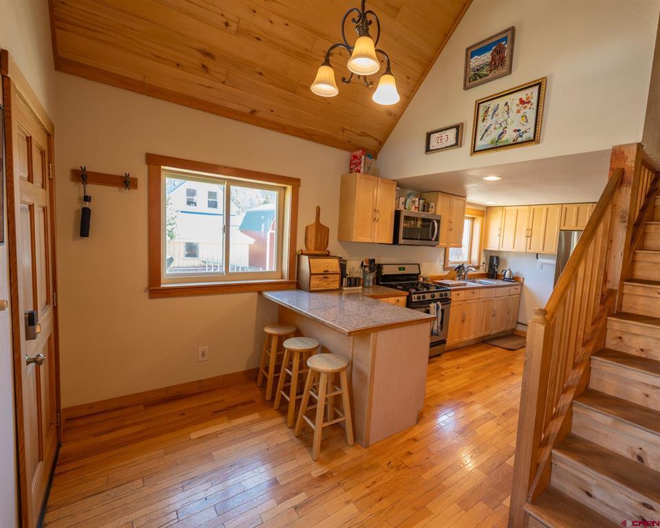 325 W 13th Street