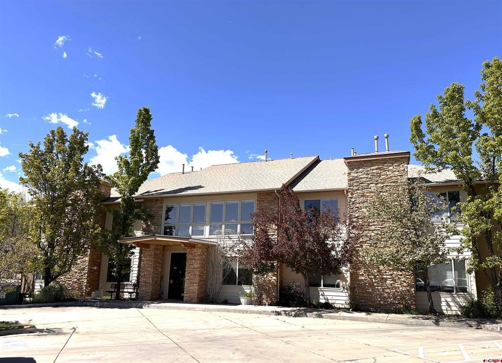 35 Sunshine Ct Unit: 6