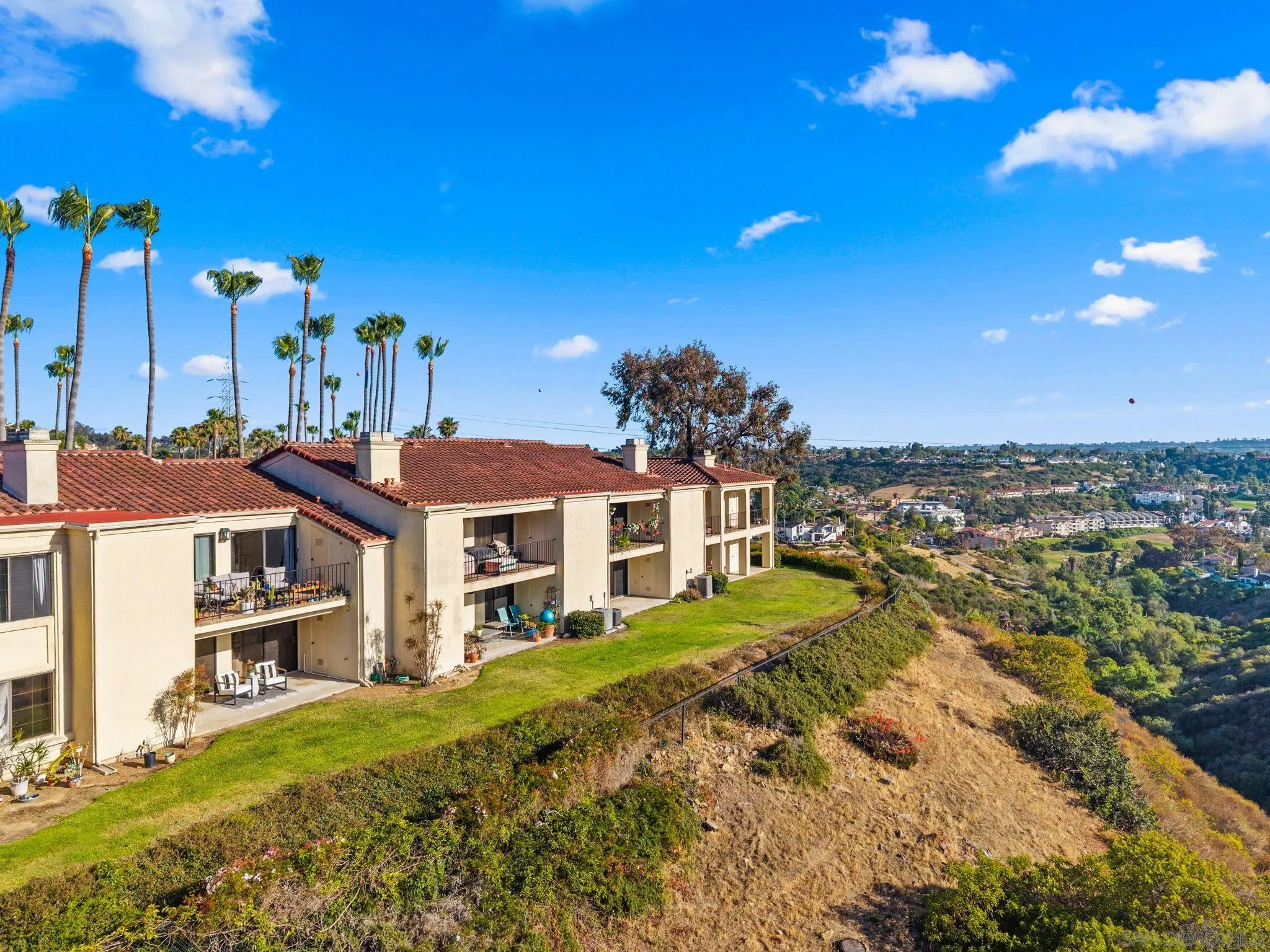 3129 Camino Del Arco