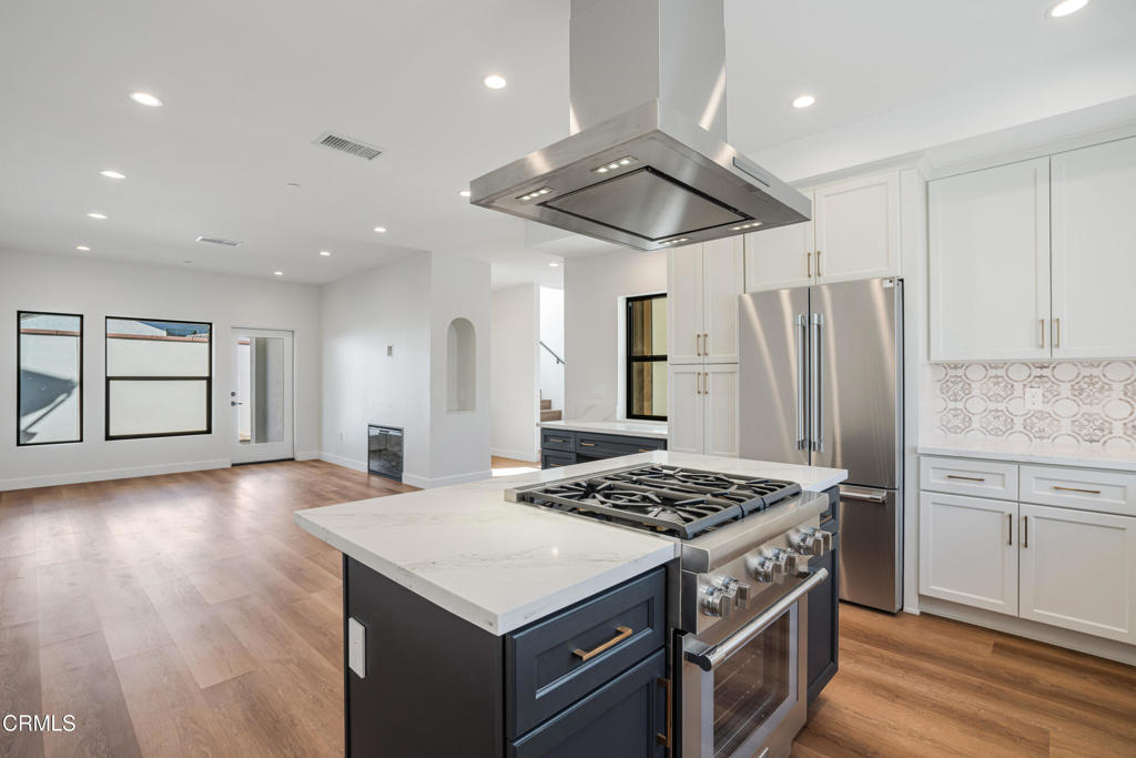 136 N Oakview Drive 102