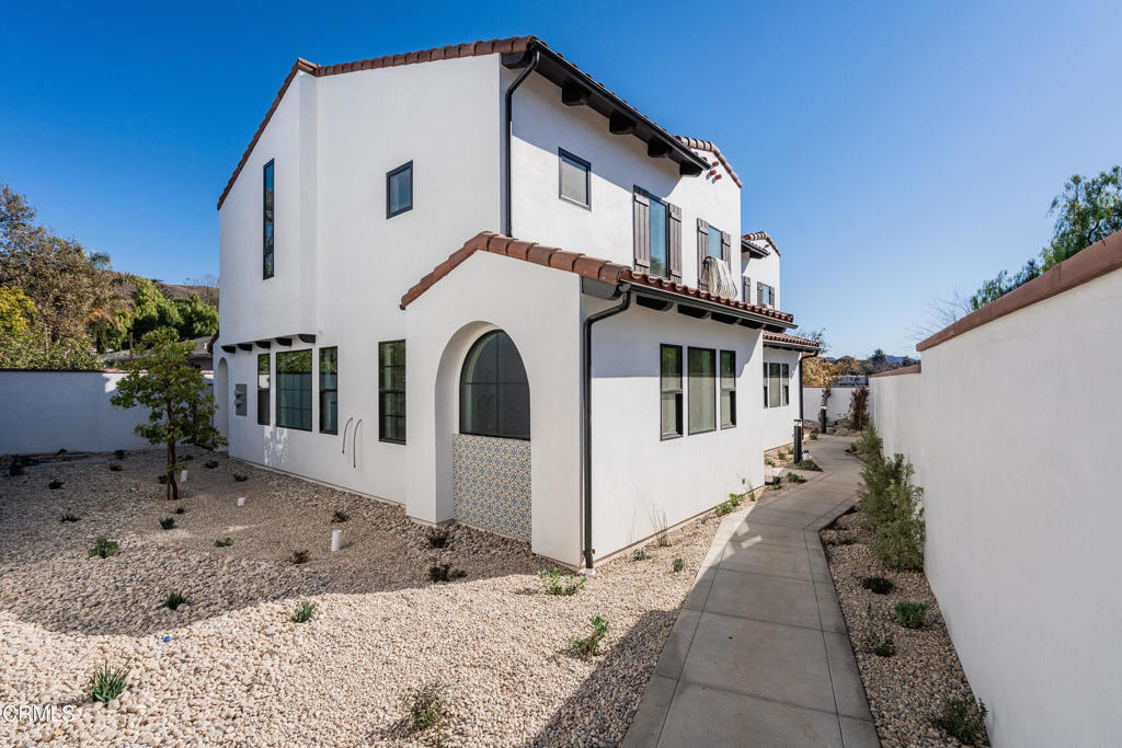 136 N Oakview Drive 104