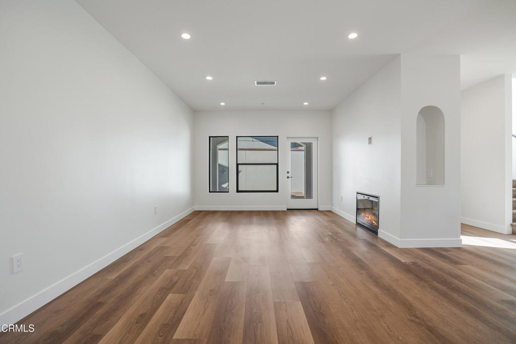 136 N Oakview Drive 104