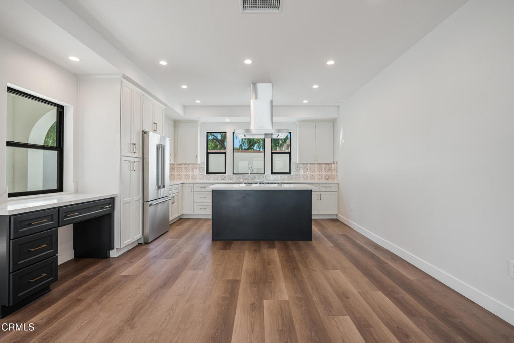 136 N Oakview Drive 104