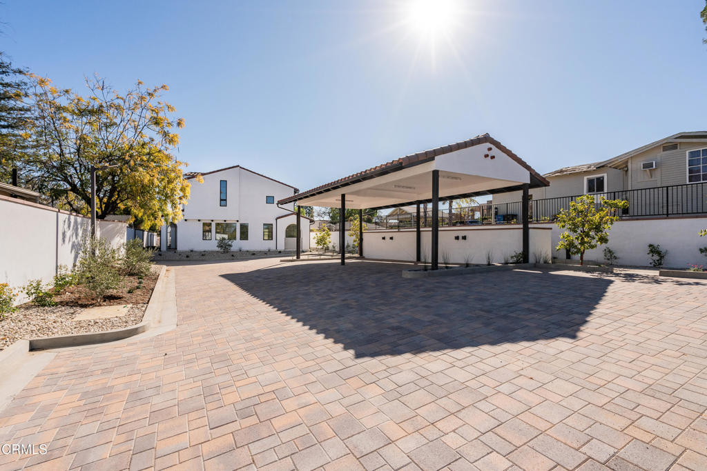 136 N Oakview Drive 104