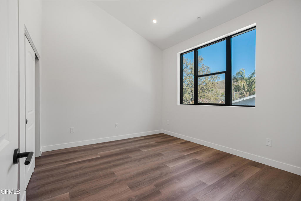 136 N Oakview Drive 102