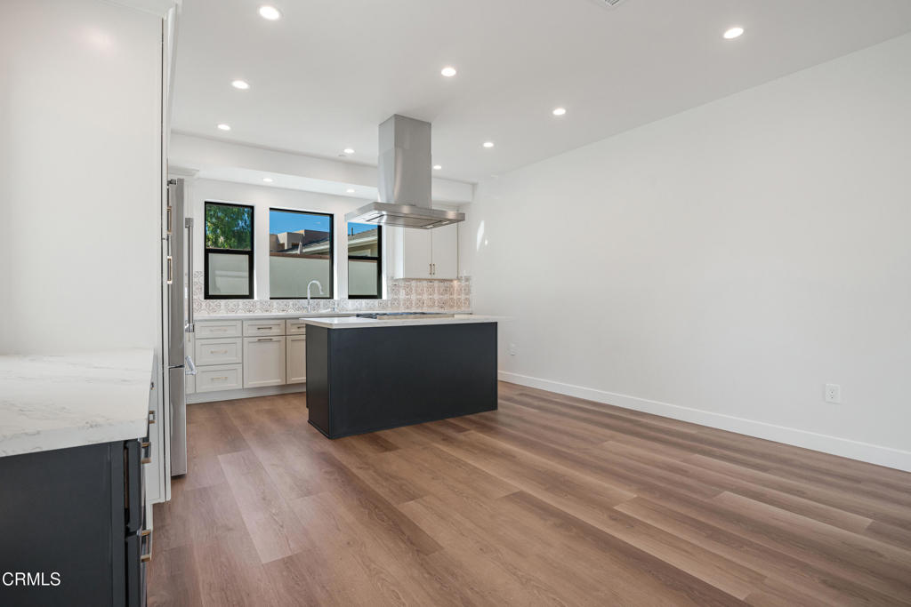 136 N Oakview Drive 102