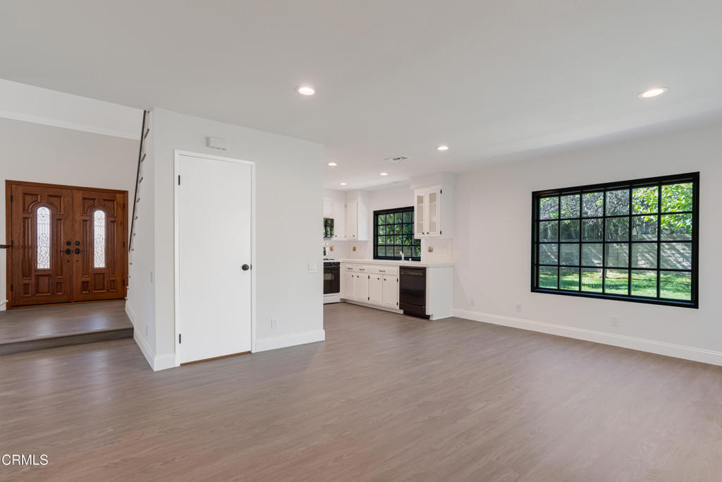 1093 Evenstar Avenue