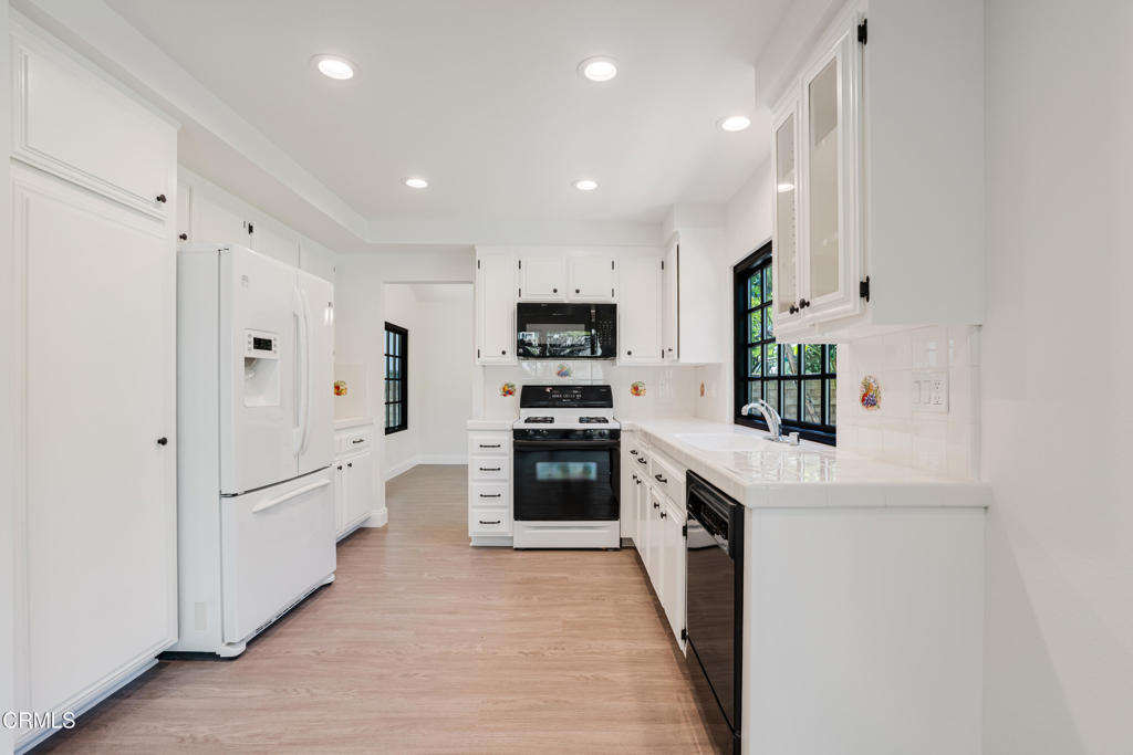 1093 Evenstar Avenue