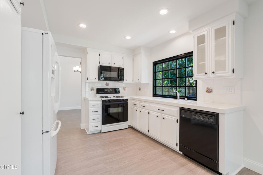 1093 Evenstar Avenue