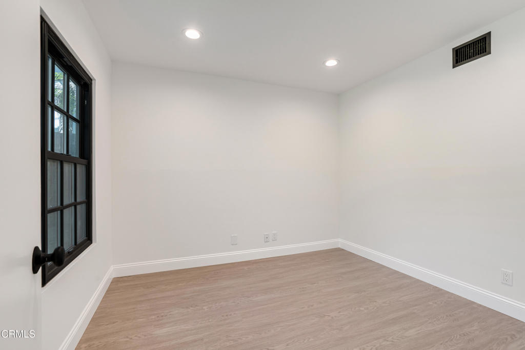 1093 Evenstar Avenue