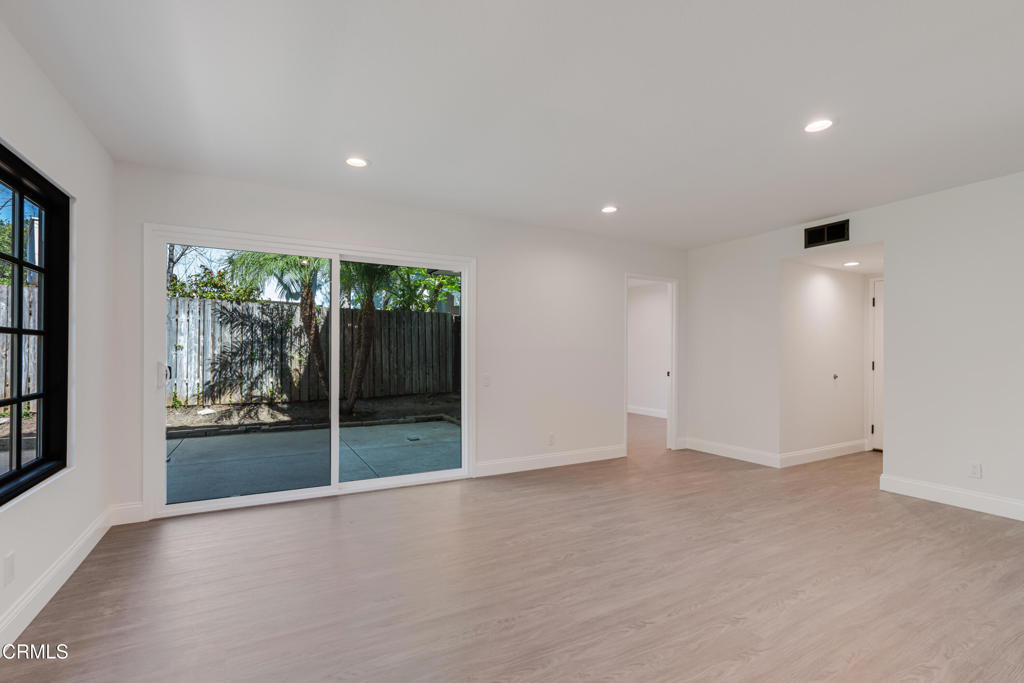 1093 Evenstar Avenue