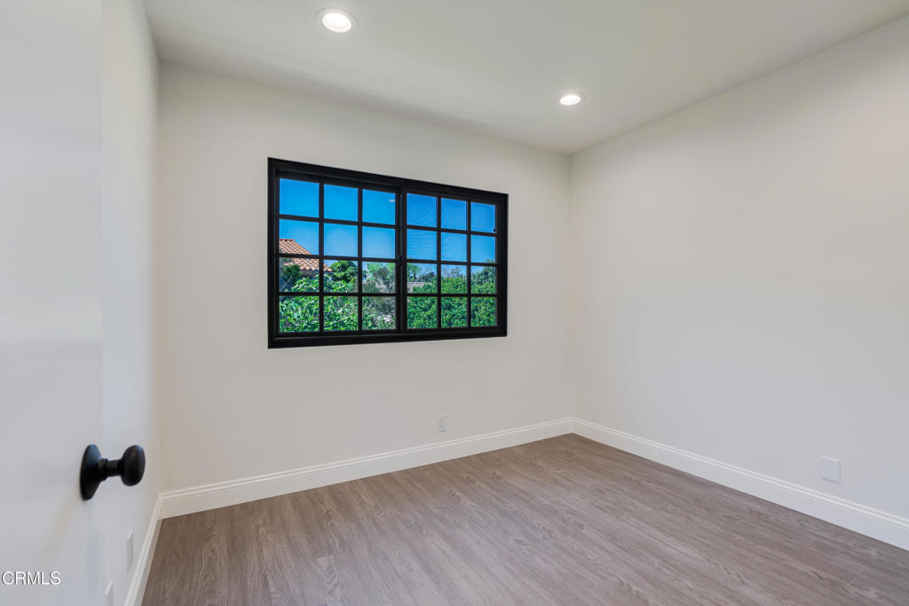 1093 Evenstar Avenue