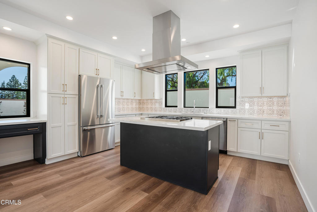 136 N Oakview Drive 101