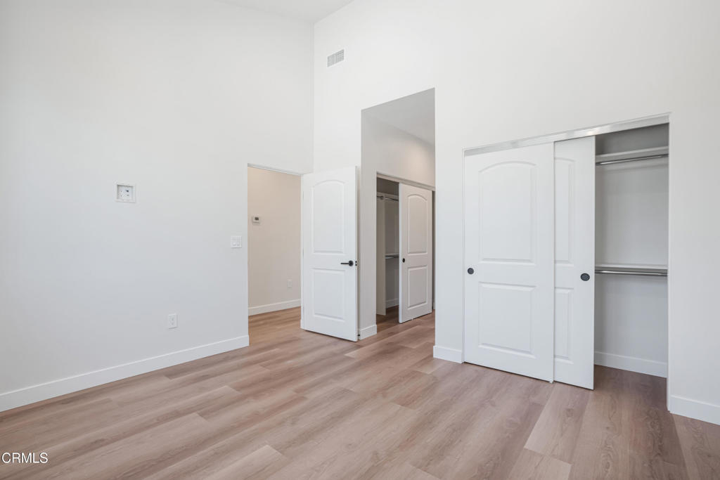 136 N Oakview Drive 103