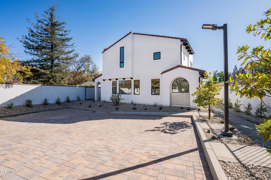136 N Oakview Drive 103