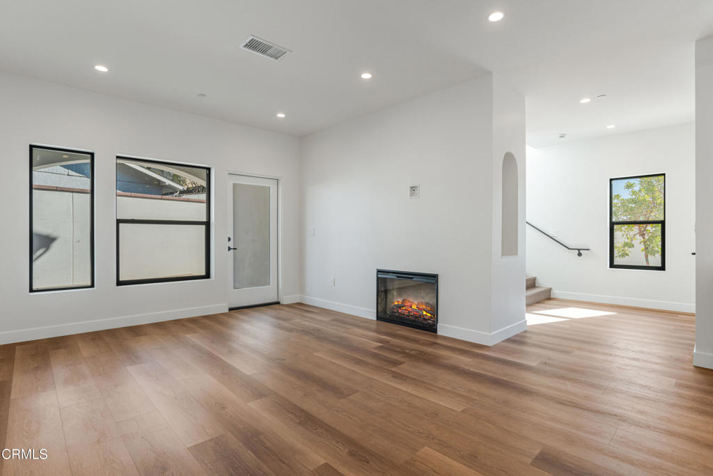 136 N Oakview Drive 101