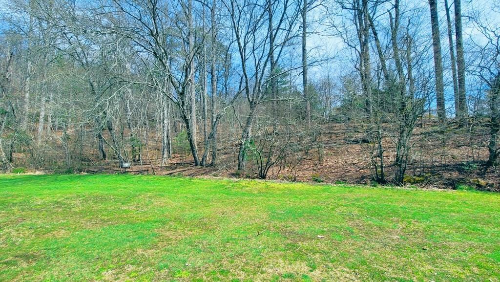 44 Whispering Pines Trl